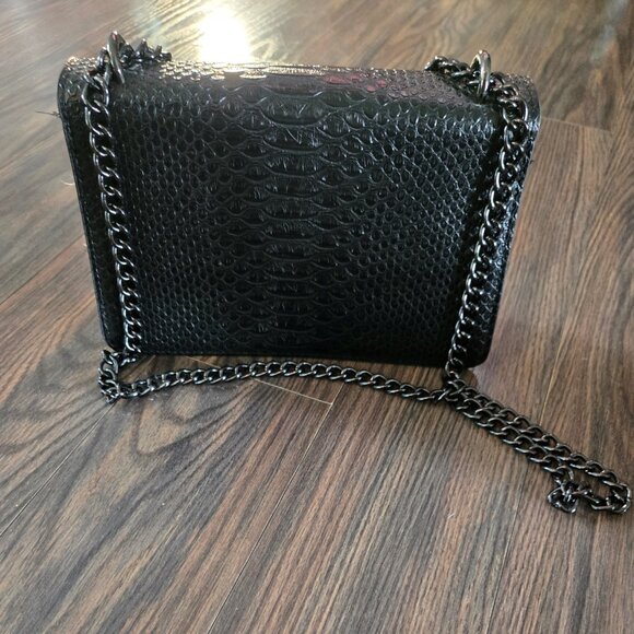 JBB Black Faux Snakeskin Leather Crossbody Chain Bag Triple Compartments NWOT - Picture 2 of 11